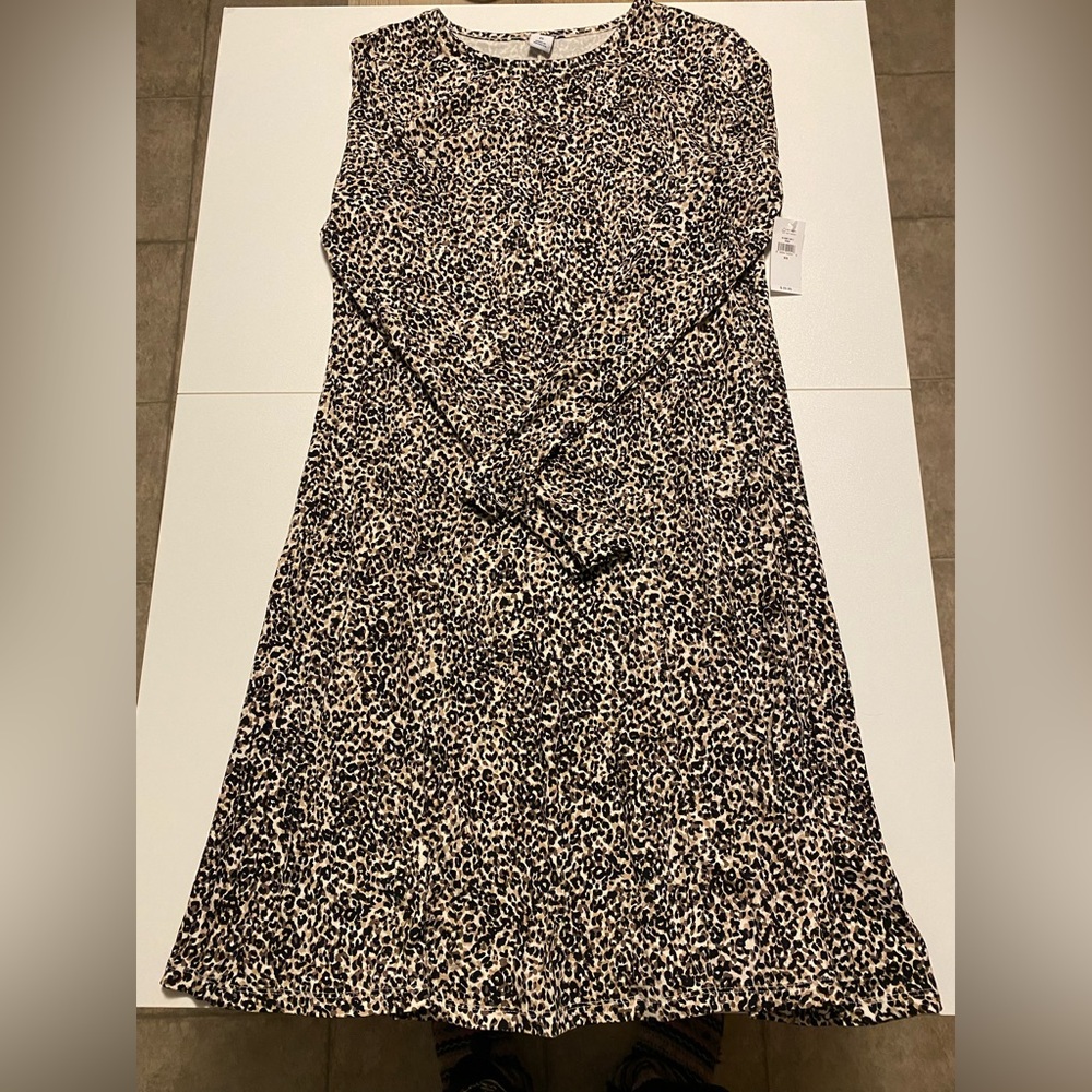 Old Navy Leopard print Long-Sleeve Dress